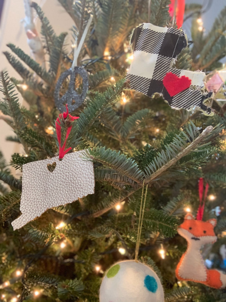 2 Easy DIY State Ornaments to Gift this Holiday